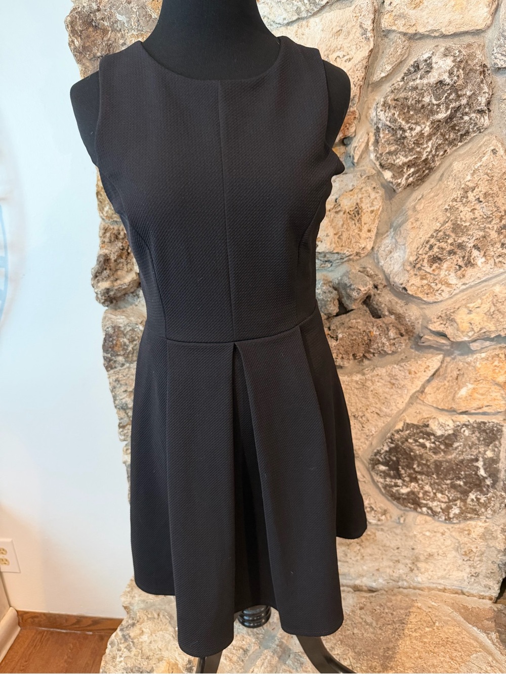 KLD Classic Black Sleeveless Fit & Flare Dress